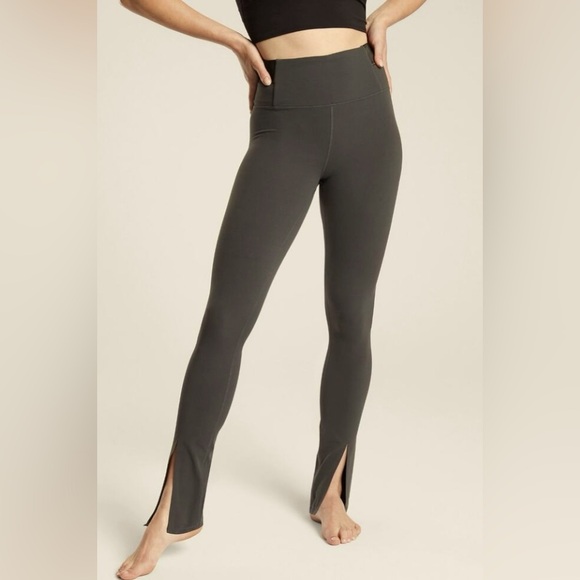 Athleta Aura Split Pant in Powervita Women’s Size Small - Picture 1 of 11